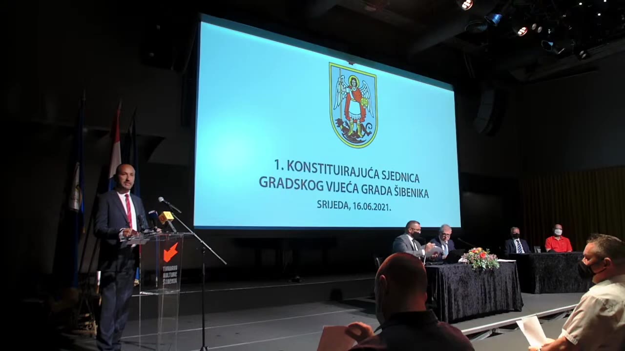Hrvoje Zekanović za govornicom Gradskog vijeća