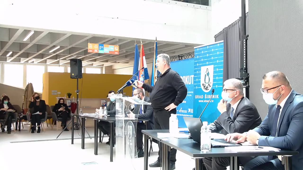Rikard Marenzi za govornicom Gradskog vijeća