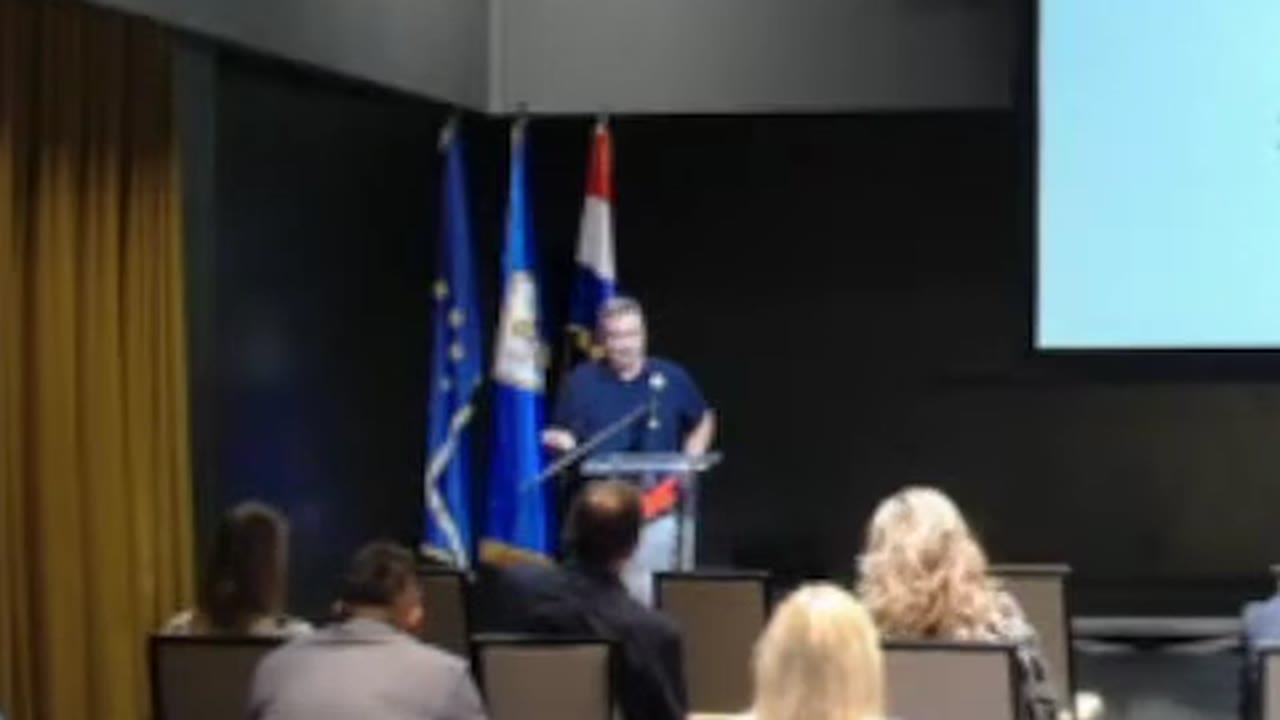 Rikard Marenzi za govornicom Gradskog vijeća