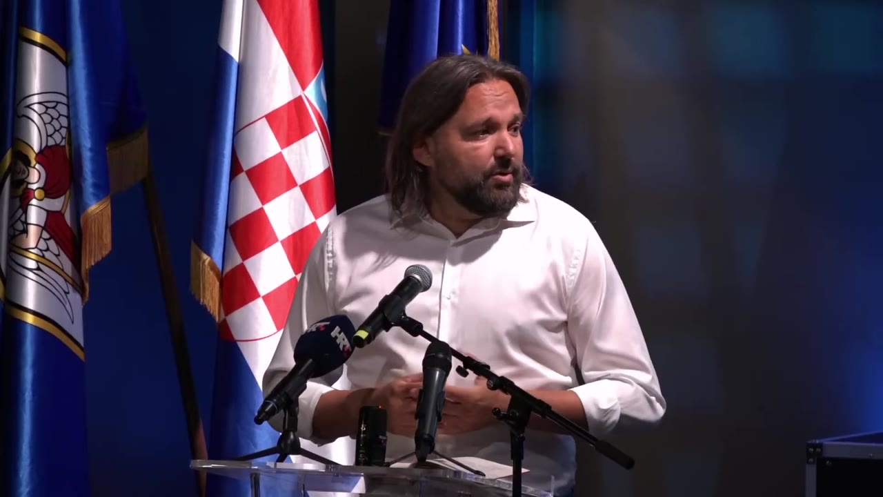 Tonči Restović za govornicom Gradskog vijeća