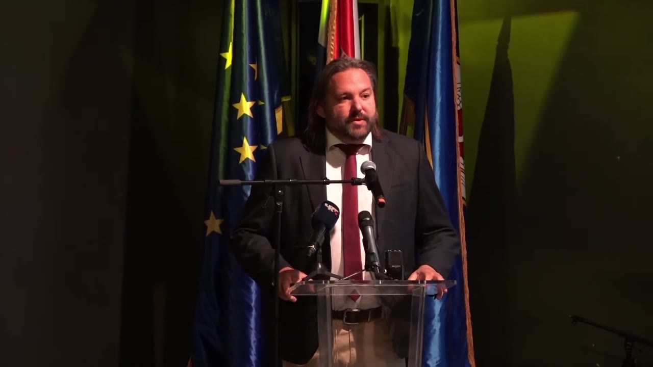 Tonči Restović za govornicom Gradskog vijeća