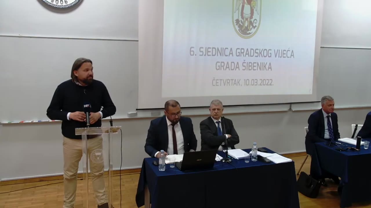 Tonči Restović za govornicom Gradskog vijeća