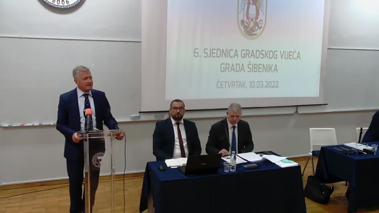Željko Burić za govornicom Gradskog vijeća