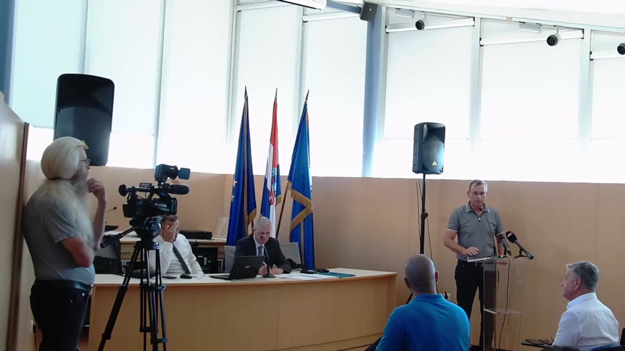 Branko Kronja za govornicom Gradskog vijeća
