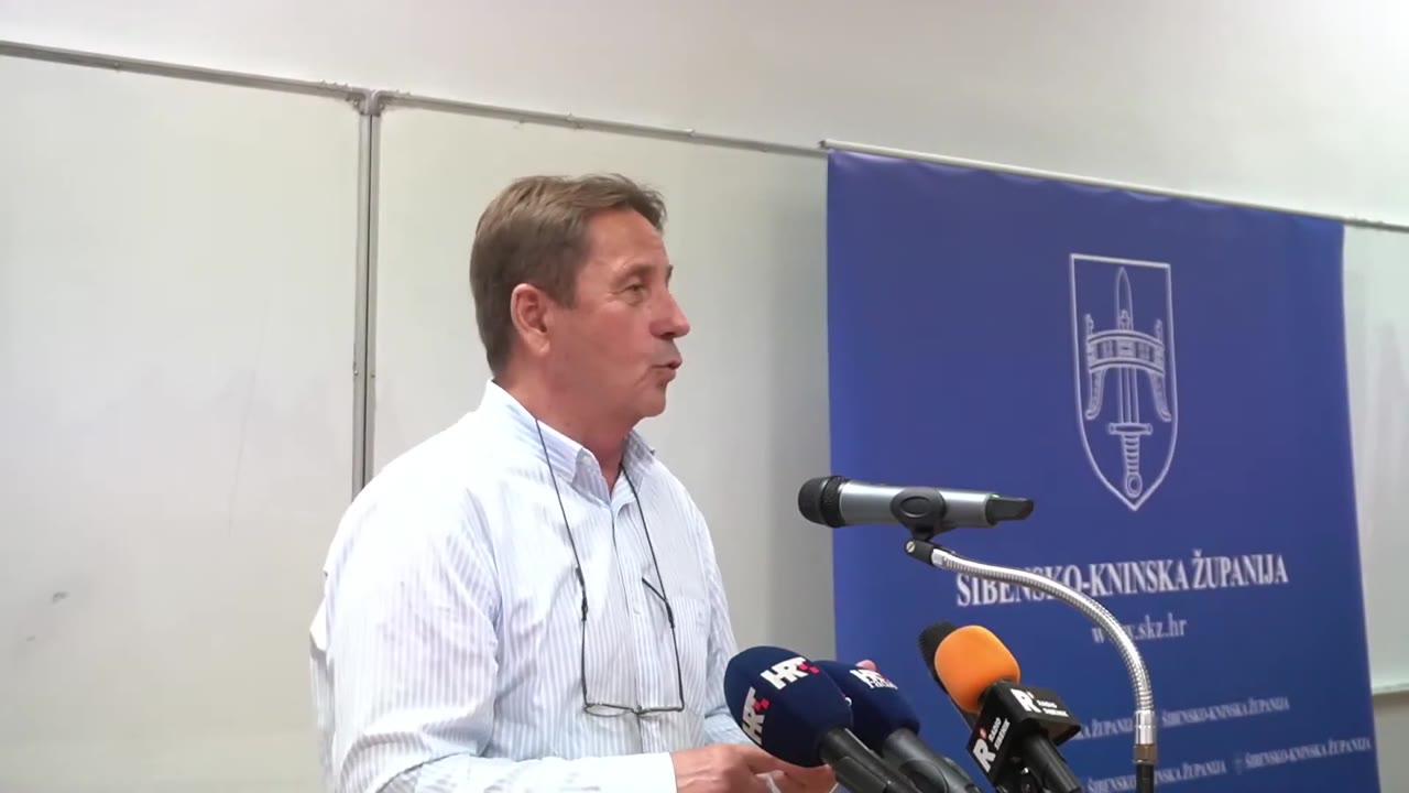 Stipe Petrina za govornicom Županijske skupštine