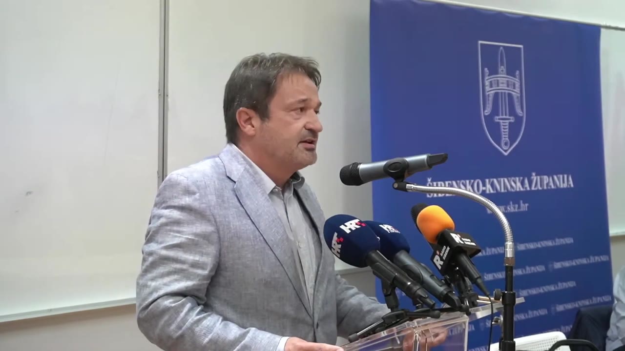 Željko Šimunac za govornicom Županijske skupštine