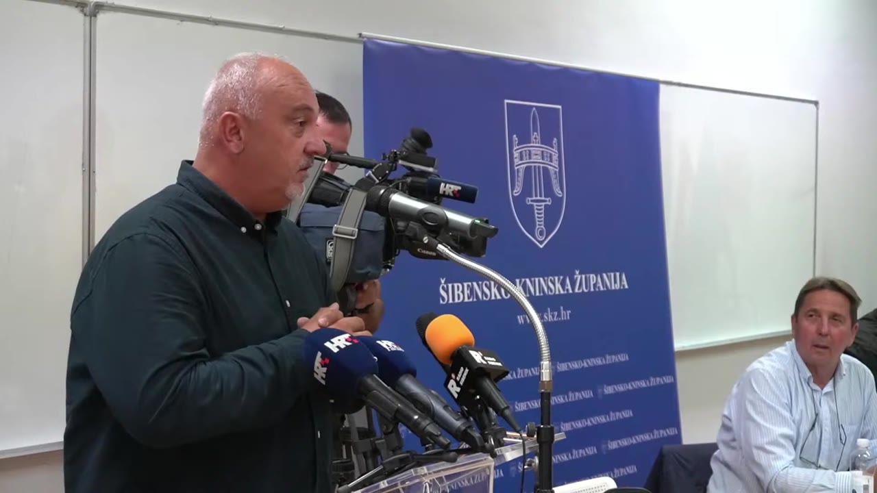 Borislav Šarić za govornicom Županijske skupštine