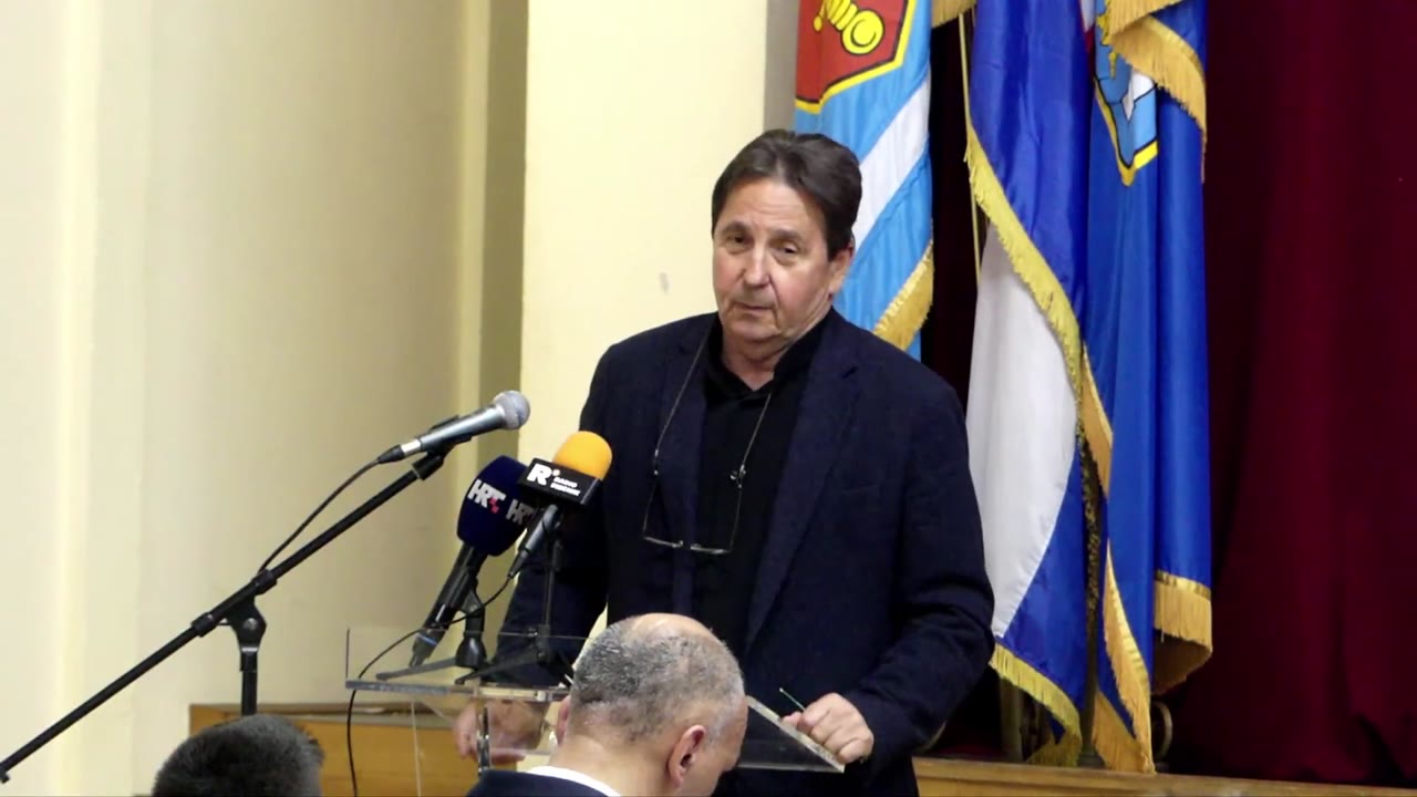 Stipe Petrina za govornicom Županijske skupštine