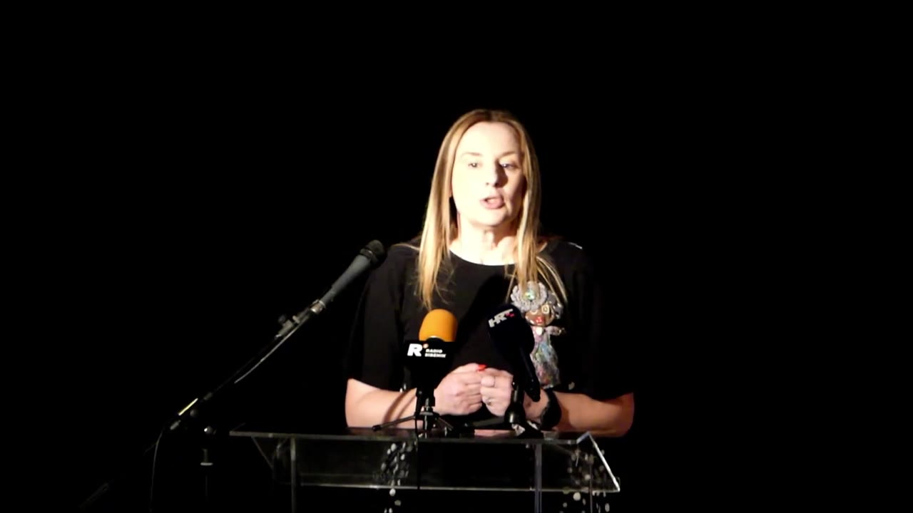 Ivana Mikulandra za govornicom Županijske skupštine