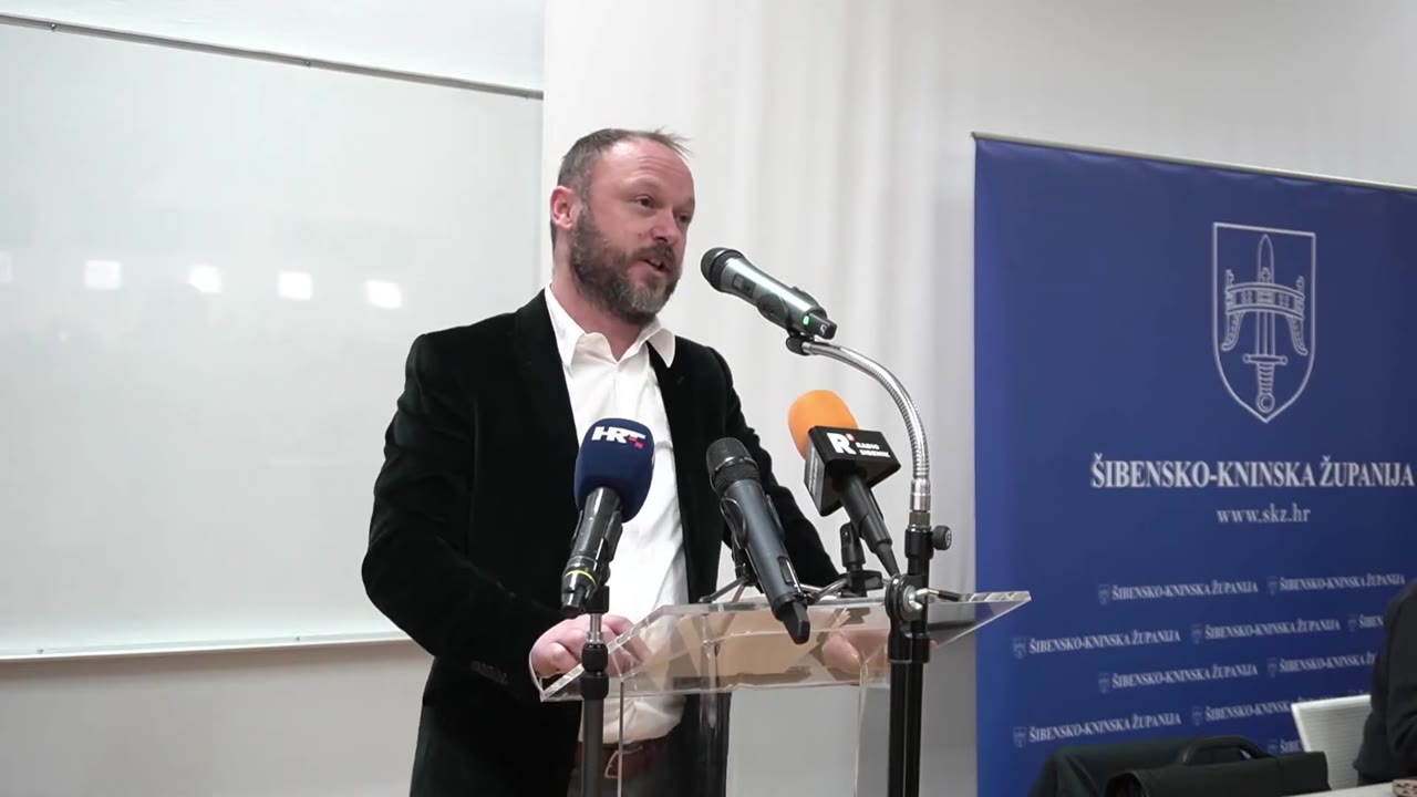 Florijan Žižić za govornicom Županijske skupštine