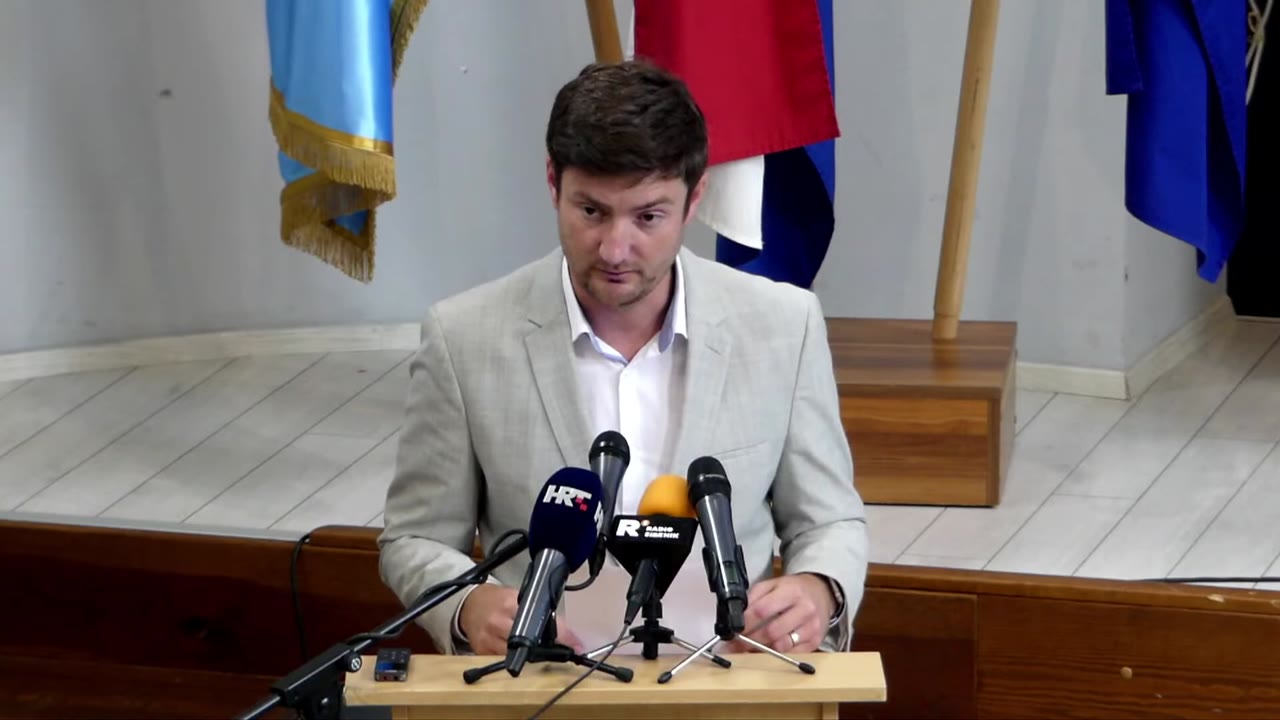 Kristijan Stipaničev za govornicom Županijske skupštine