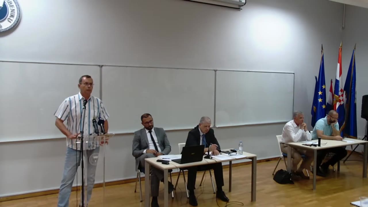 Branko Kronja za govornicom Gradskog vijeća