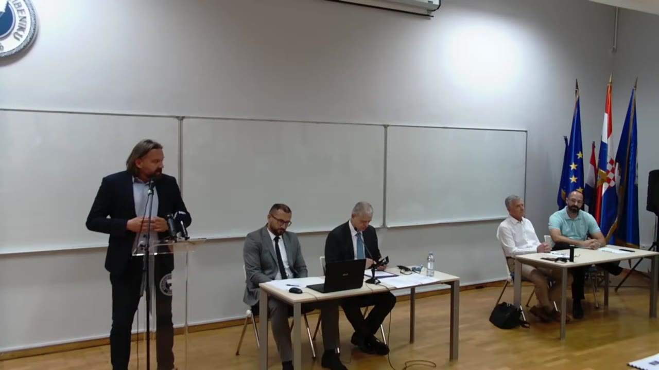Tonči Restović za govornicom Gradskog vijeća