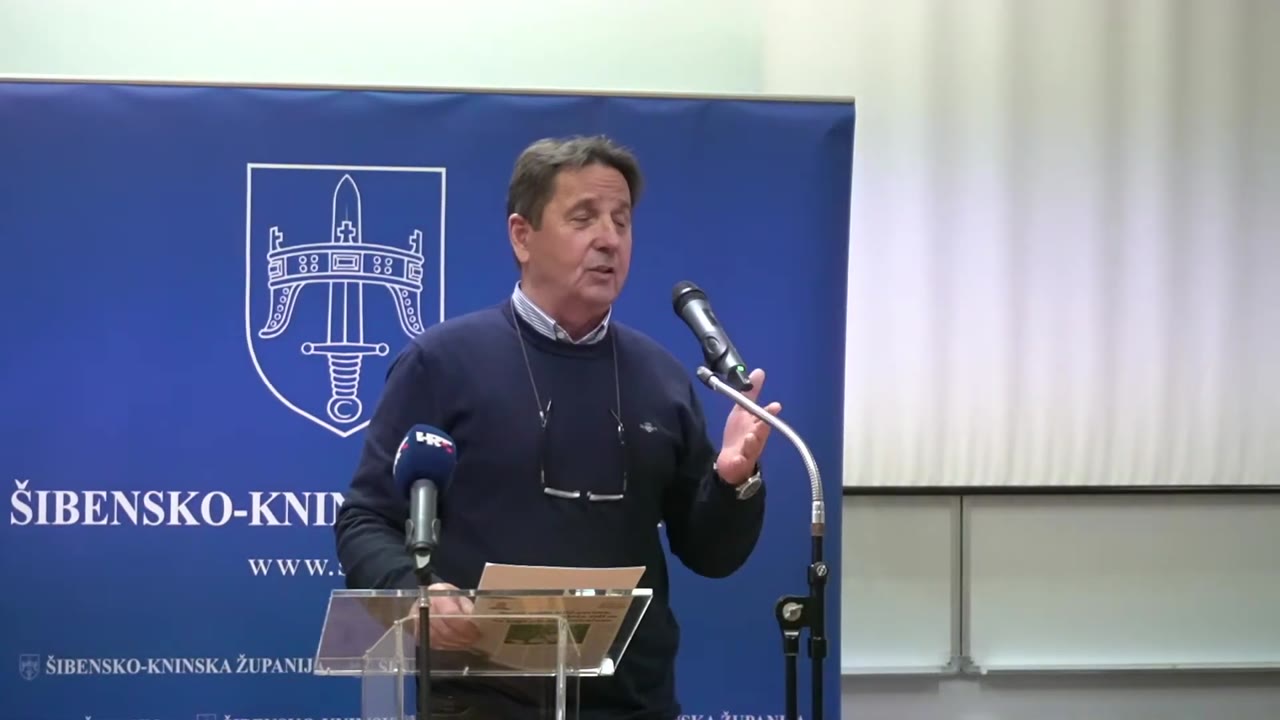 Stipe Petrina za govornicom Županijske skupštine