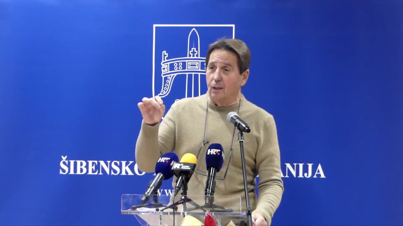 Stipe Petrina za govornicom Županijske skupštine