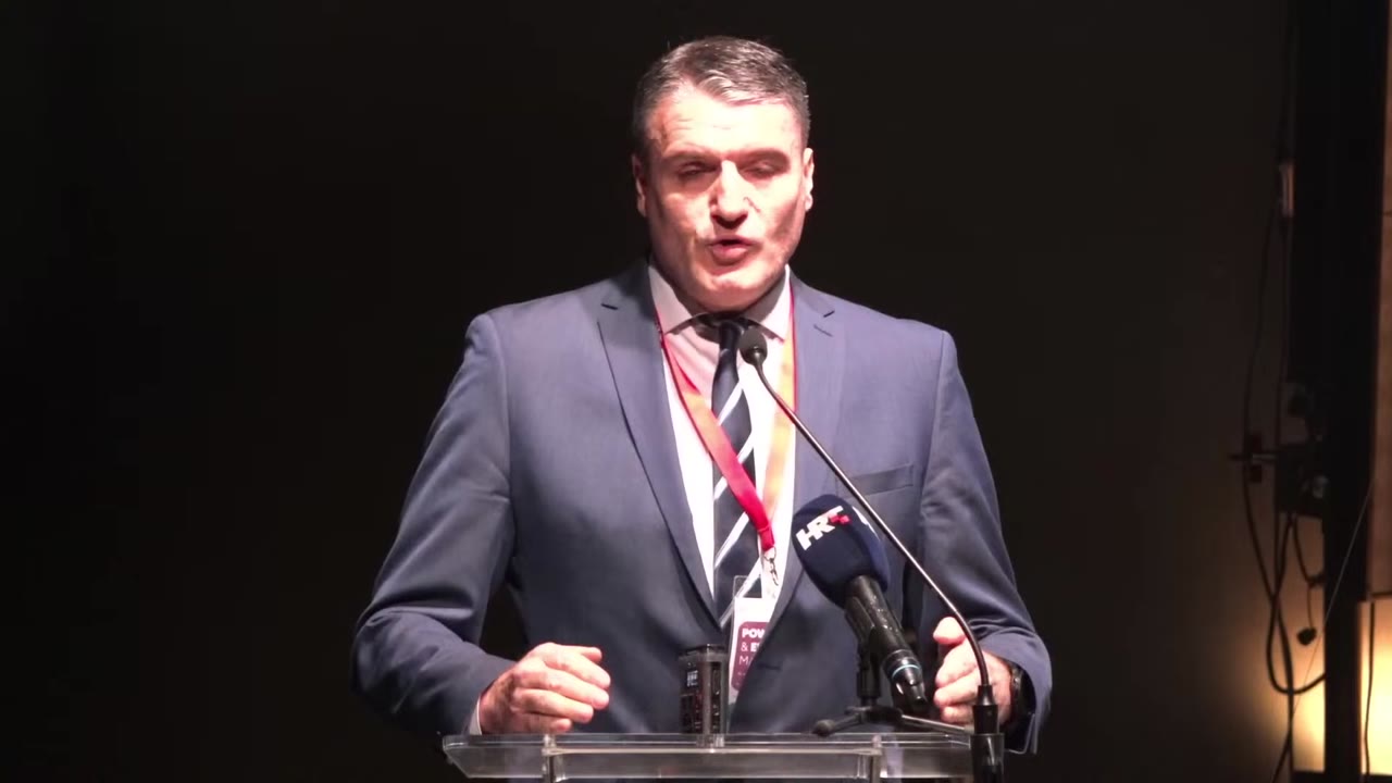 Mirko Budiša za govornicom Gradskog vijeća