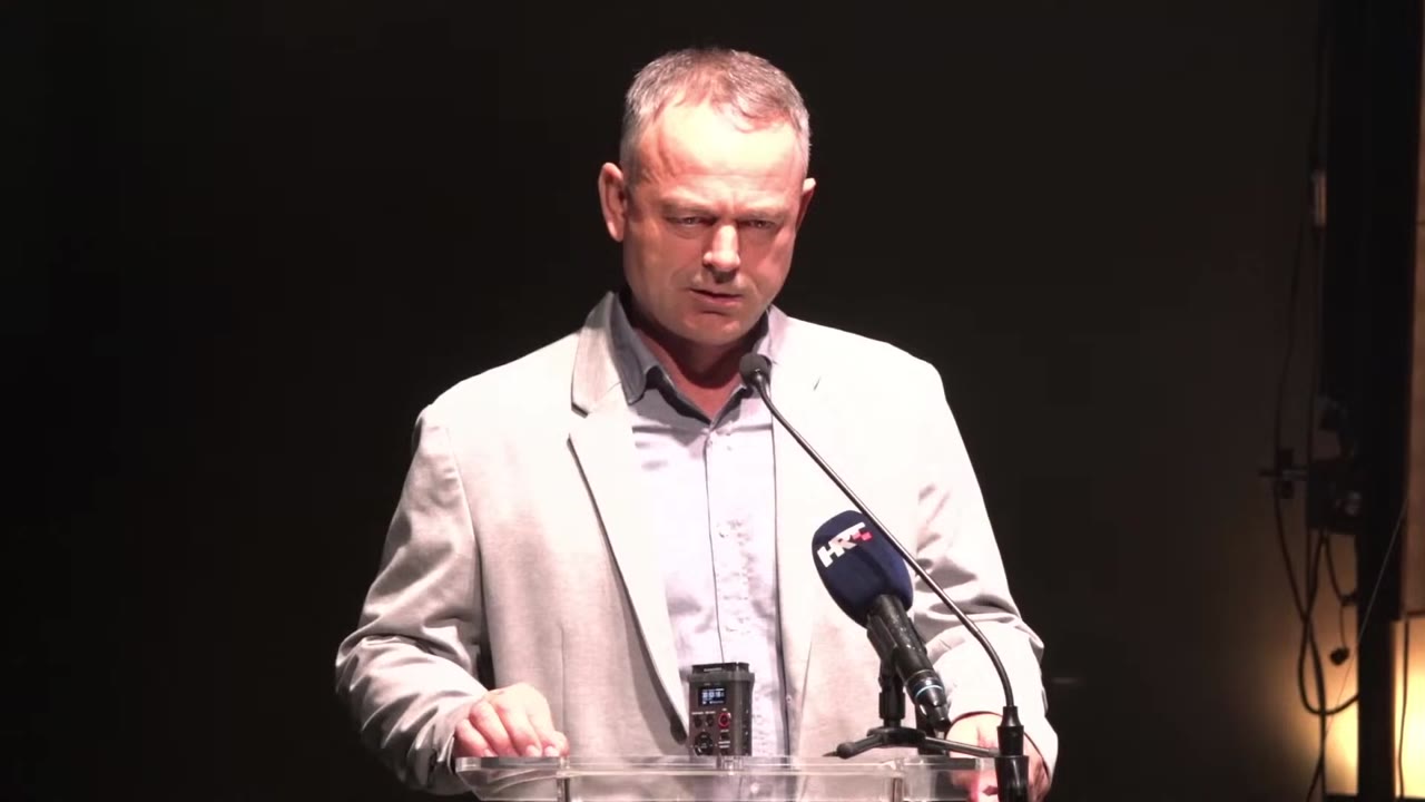 Robert Podrug za govornicom Gradskog vijeća