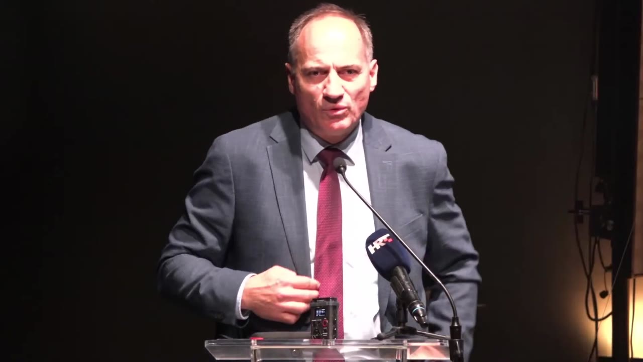 Slaven Dobrović za govornicom Gradskog vijeća
