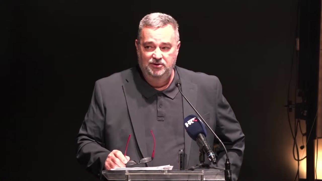 Rikard Marenzi za govornicom Gradskog vijeća