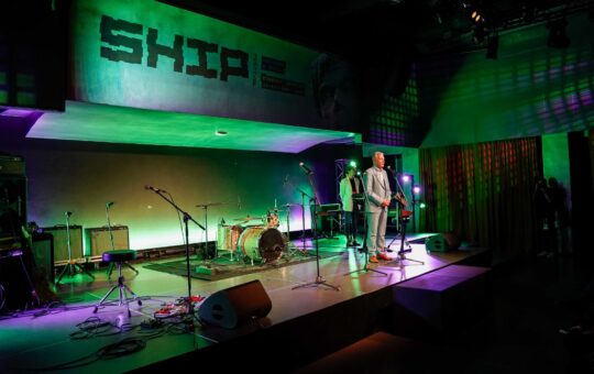 ship_festival_buric_svugdje_se_gura_cudo_jedno