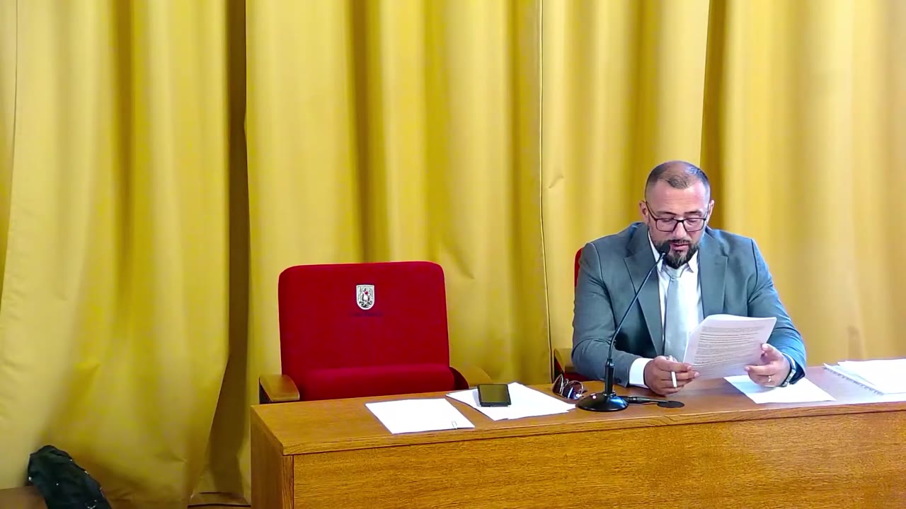 Ante Galić za predsjedničkim stolom Gradskog vijeća