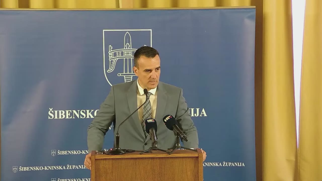 Paško Rakić za govornicom Županijske skupštine