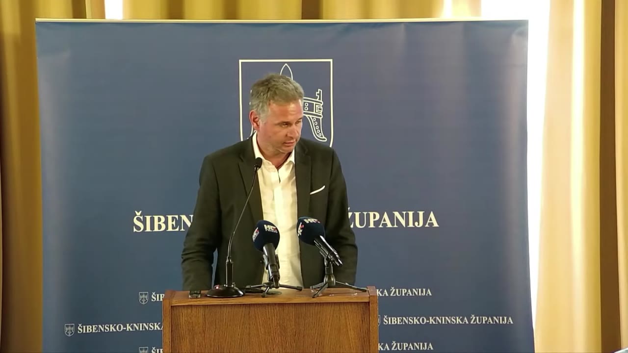Denis Samohod za govornicom Županijske skupštine