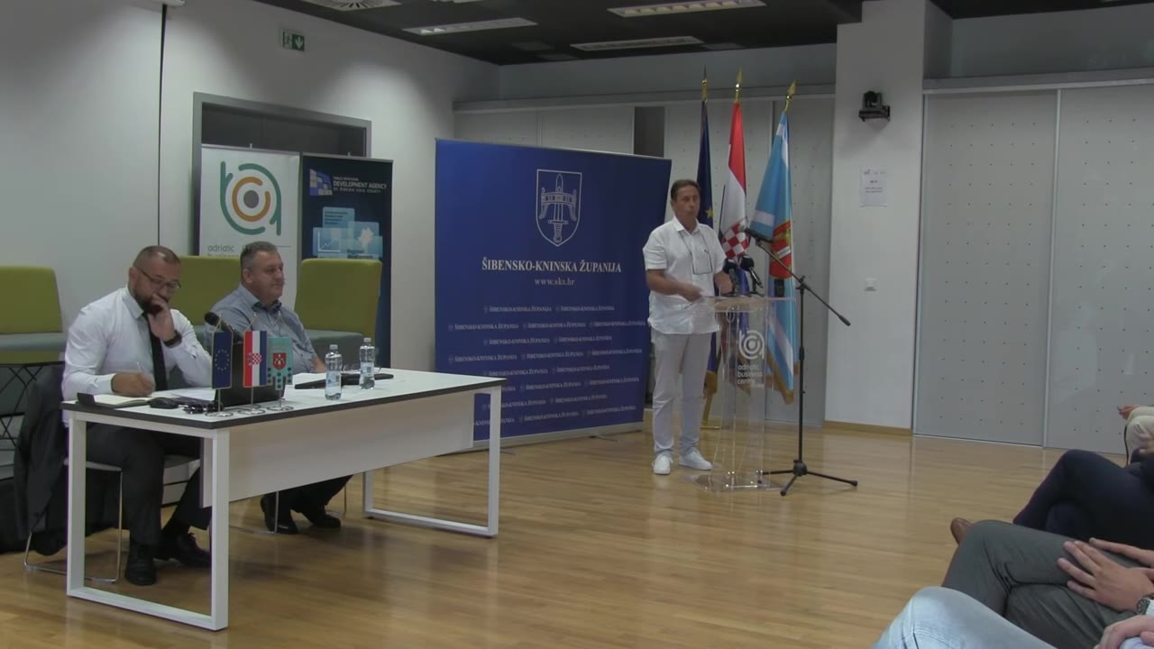 Stipe Petrina za govornicom Županijske skupštine