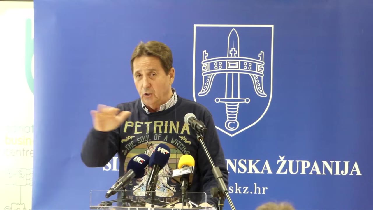 Stipe Petrina za govornicom Županijske skupštine