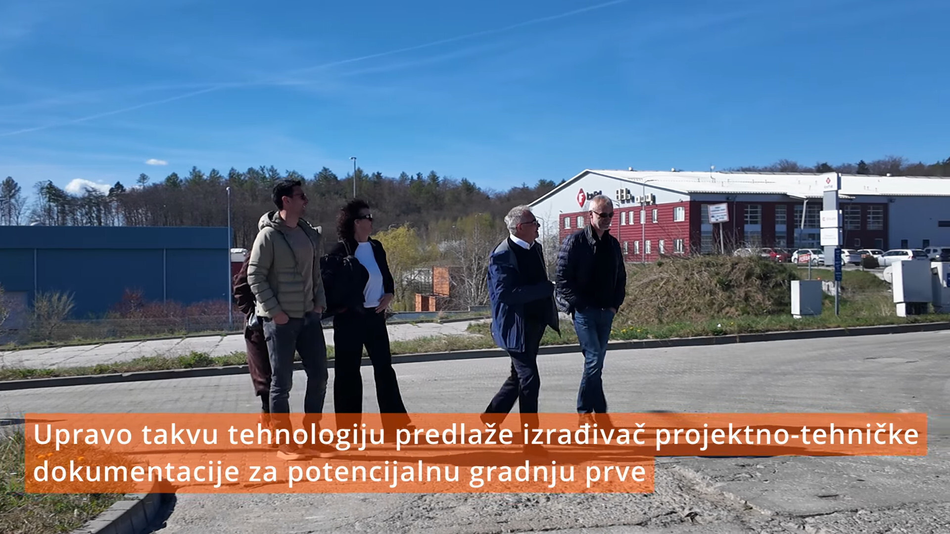 Šibensko izaslanstvo na lokaciji buduće energane, s natpisom o Ekonergu kao izrađivaču projektno-tehničke dokumentacije