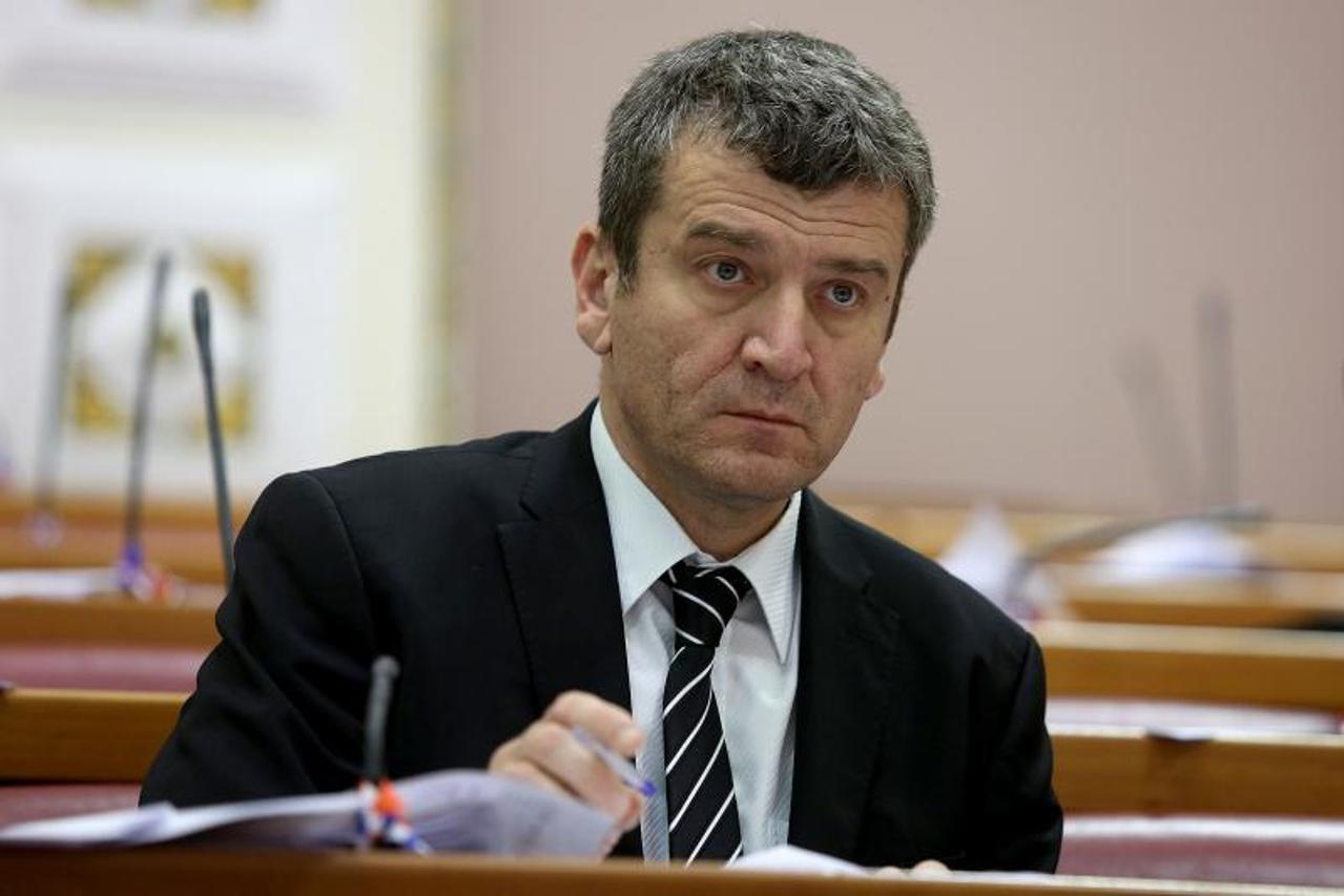 Petar Baranović u saborskoj klupi tijekom 7. saziva Hrvatskog sabora