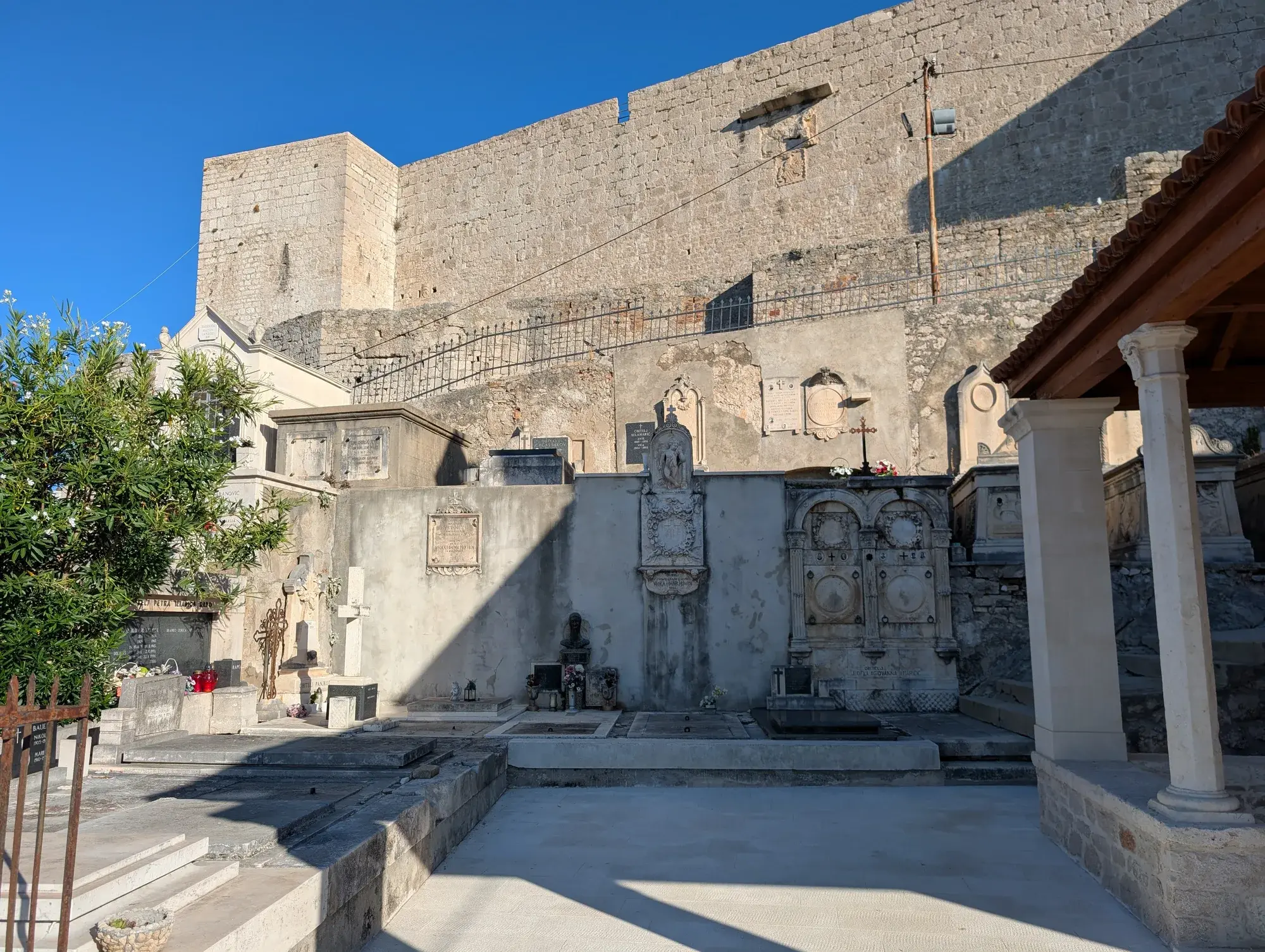 Sv. Ana pod zidinama tvrđave sv. Mihovila