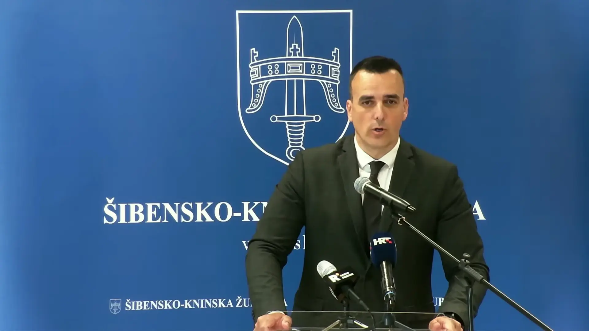 Župan Paško Rakić za govornicom Šibensko-kninske županije
