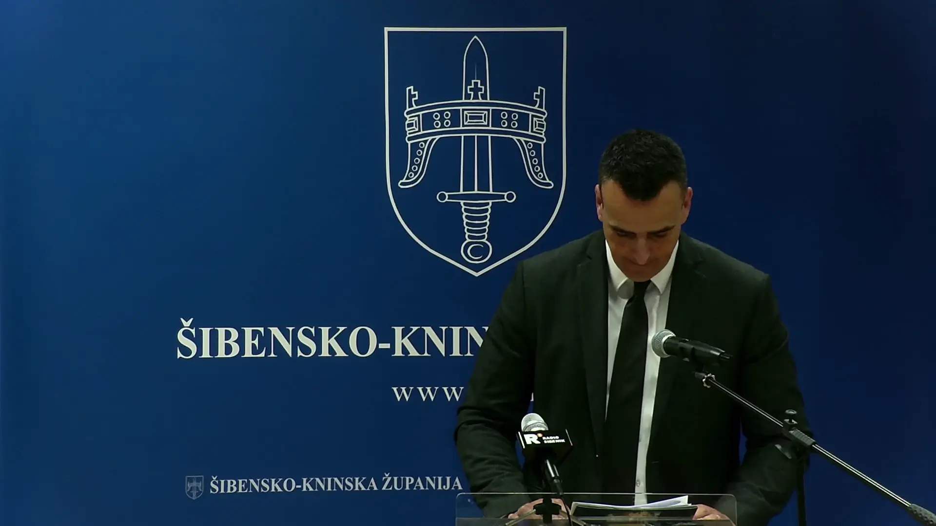 Župan Paško Rakić za govornicom Šibensko-kninske županije