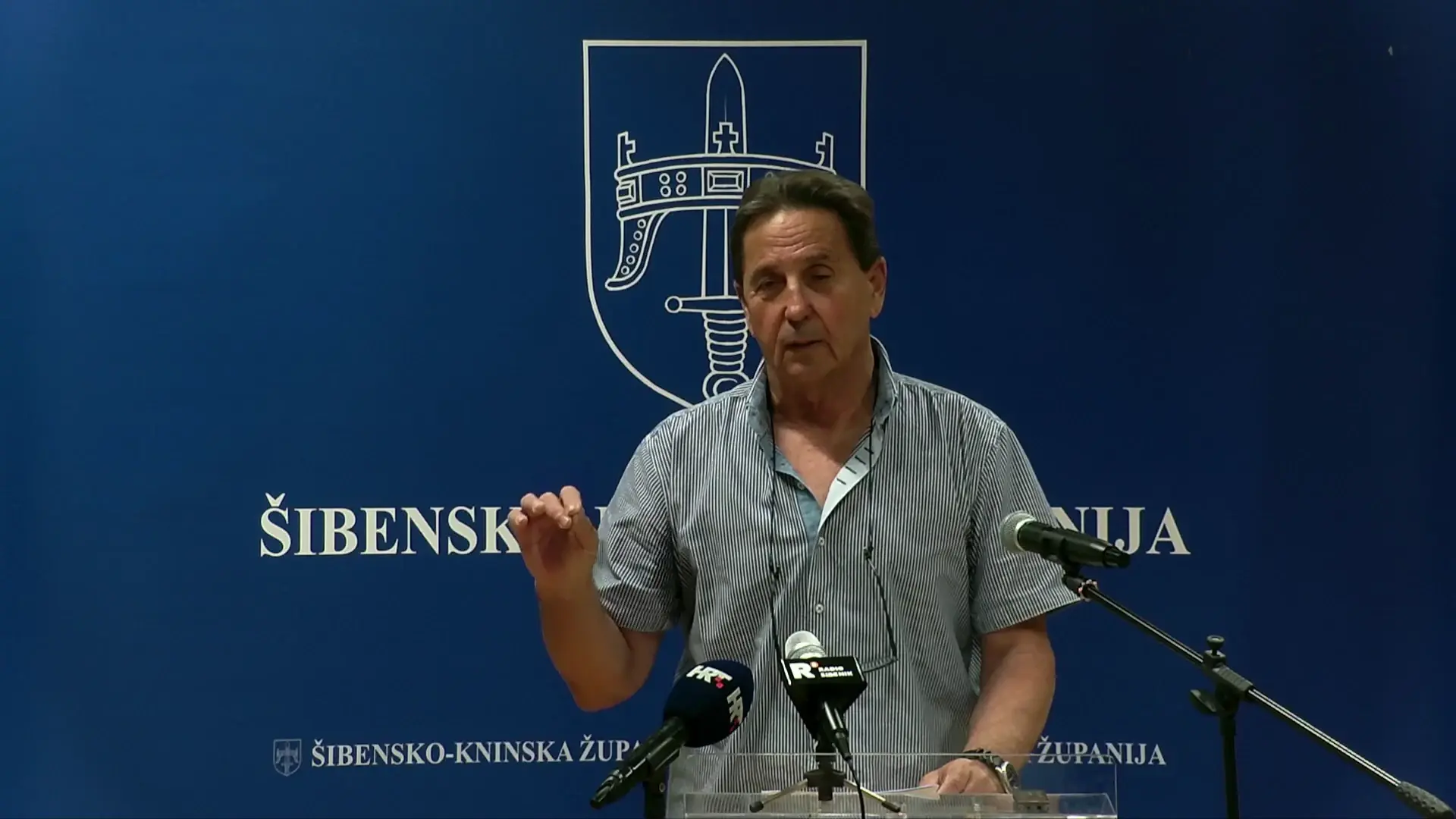 Vijećnik Stipe Petrina za govornicom Šibensko-kninske županije