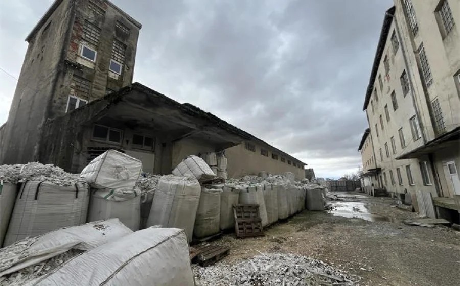 21 nadzor, nula uklonjenih tona: što se zapravo dogodilo s otpadom kraj Gospića