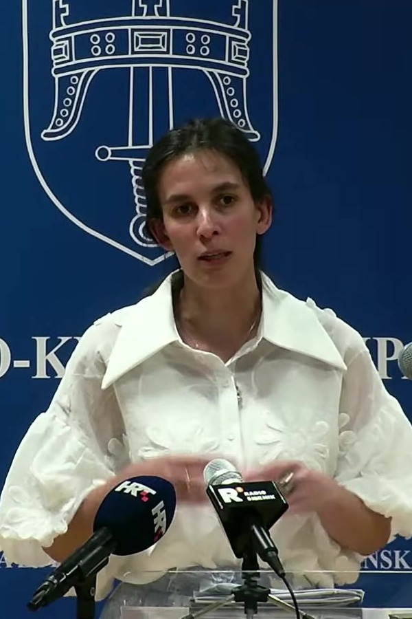 Martina Rak za govornicom Županijske skupštine
