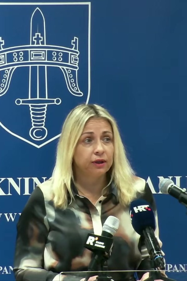 Ivana Vudrag za govornicom Županijske skupštine