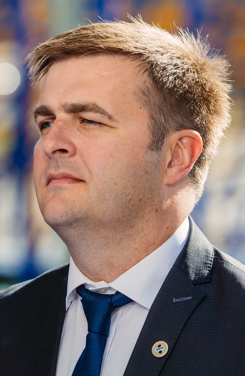 Tomislav Ćorić u odijelu, portret s neformalnog sastanka ministara okoliša 2017.