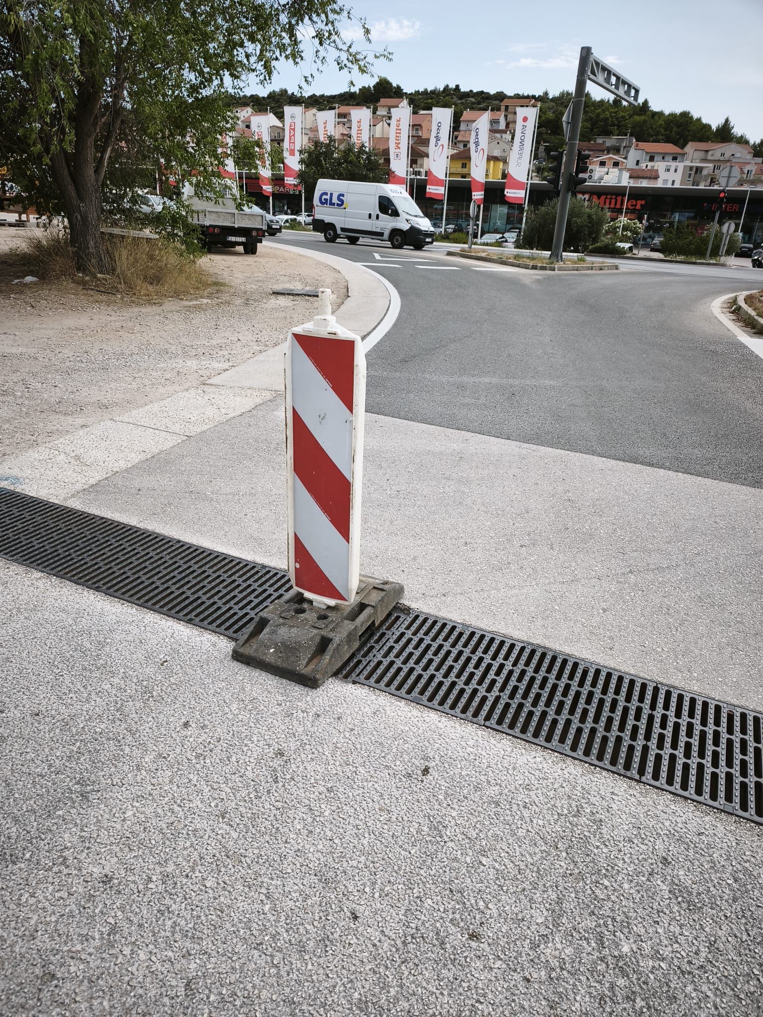Update kod Ere: na utonulu rešetku postavljen stup
