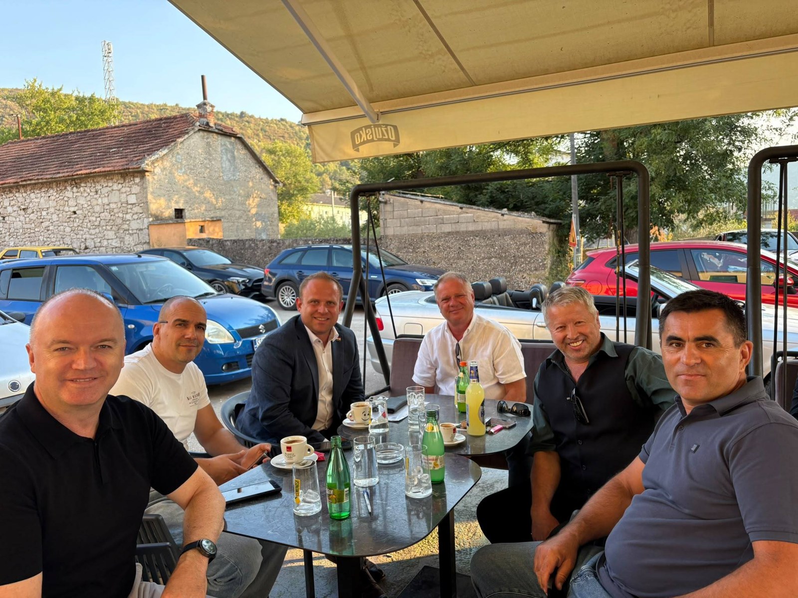 Sastanak za stolom: Ivan Šipić, Boris Solomun, Zoran Kljaić i drugi