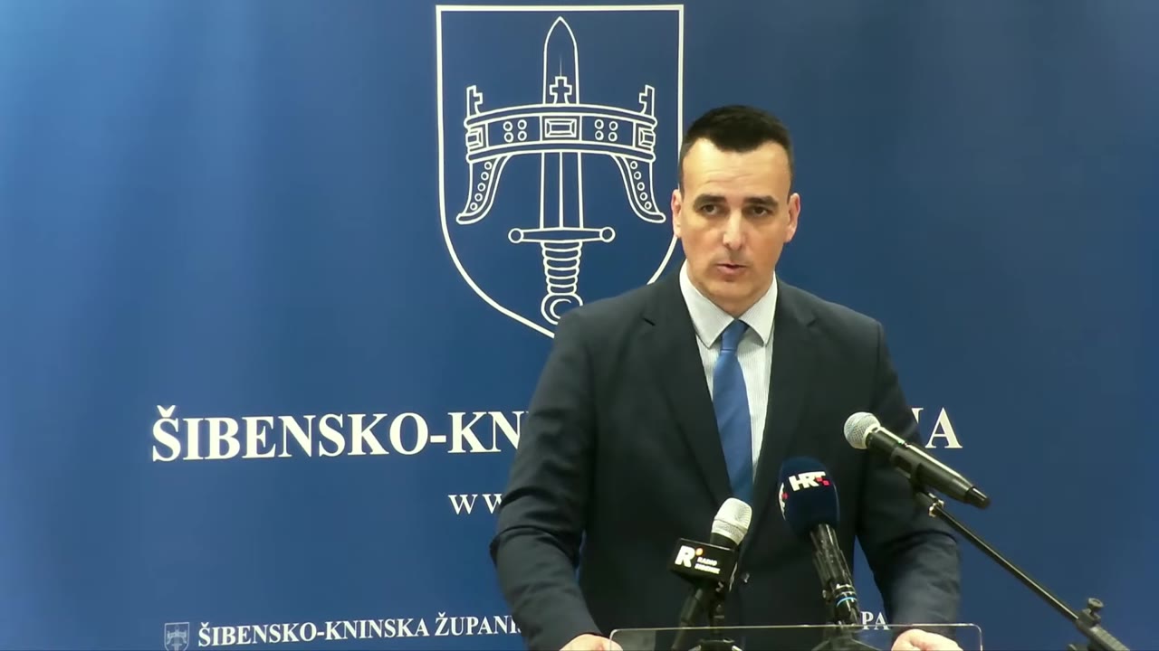 Paško Rakić za govornicom Županijske skupštine