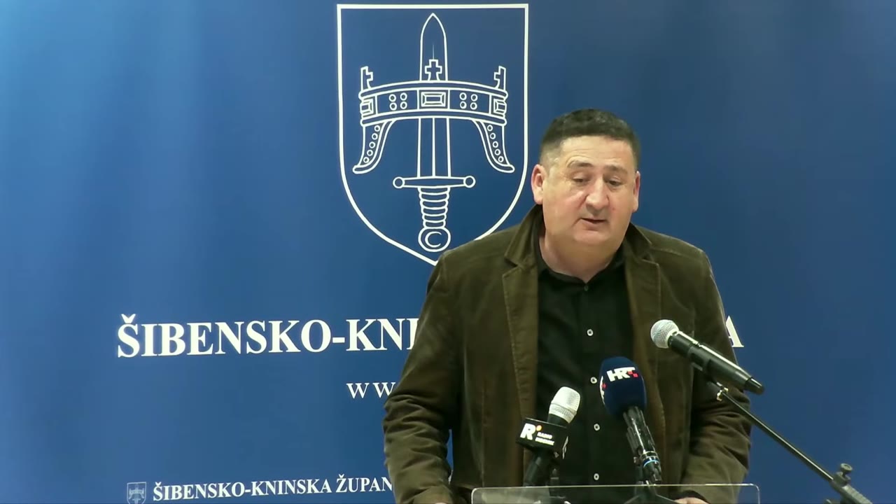 Josip Sučić za govornicom Županijske skupštine